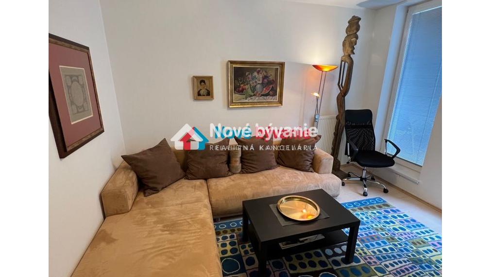 Nové Bývanie - prenájom 3 izbový byt, Staré mesto - Zámocká, 1100€ ( vrátane energií, vrátane garážového státia)