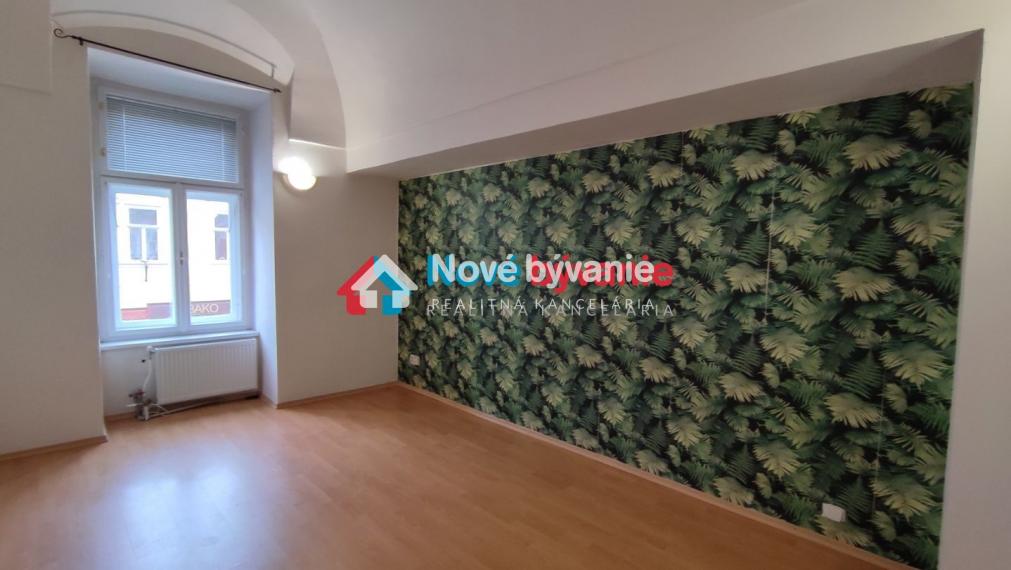 Kancelária v historickej budove Košice