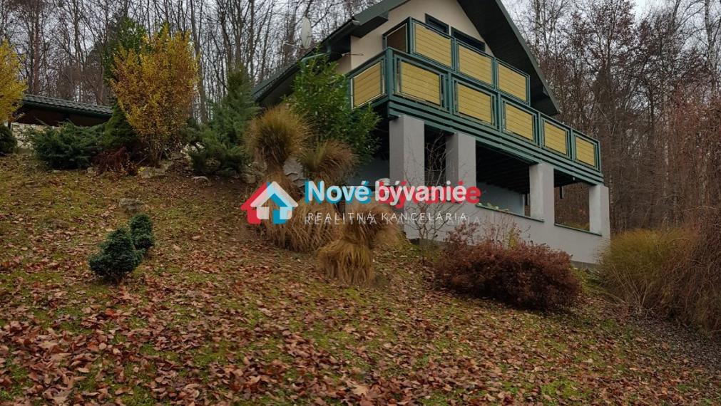 PREDANÉ. 3D PRE NÁROČNÝCH. NA PREDAJ CHATA S VÝHĽADOM NA DOMAŠU (N071-13-JOHA3a)