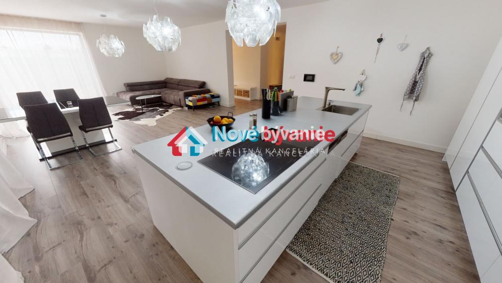 REZERVOVANÉ. 3D OBHLIADKA. EXKLUZÍVNE na PREDAJ luxusný bungalov v super lokalite Humenného (N163-12-MIM3)