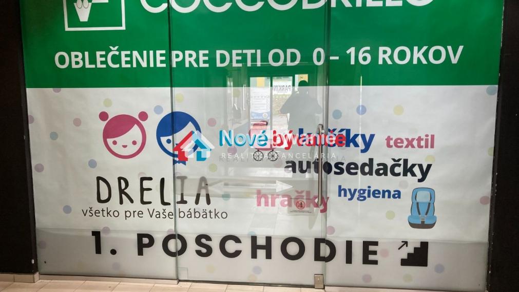 N009-28-SAHRa Menší obchodný priestor v nákupnom centre RGB Liptov opäť v ponuke!!!!!!