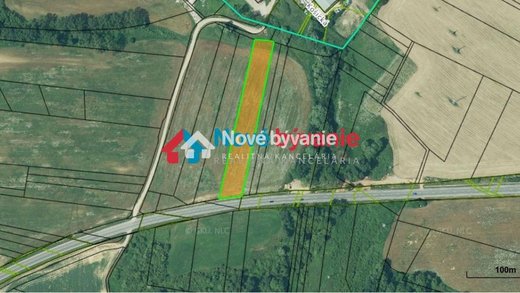 N003-14-SAKI  POZEMOK V ROŽŇAVE PRI HLAVNEJ CESTE DO KOŠÍC