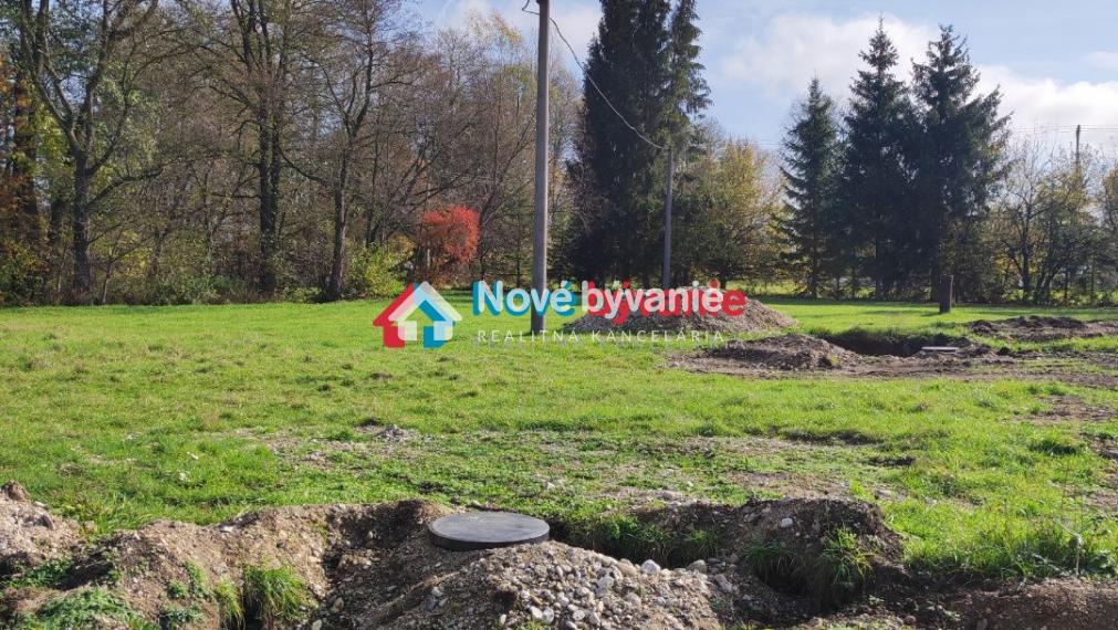 ID: N004-14-INHUa  Ponúkame na predaj stavebný pozemok v krásnom prostredí obce Jazernica.