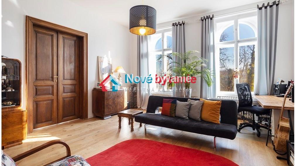 3D obhliadka - Predaj historického 4 izb. bytu + klenbovej 27 m2 pivnice  pri PREZIDENTSKOM PALÁCI