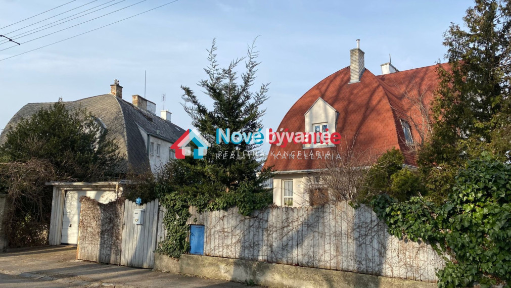 Rodinný dom na Rozmarínovej ulici v Ružinove pri parku