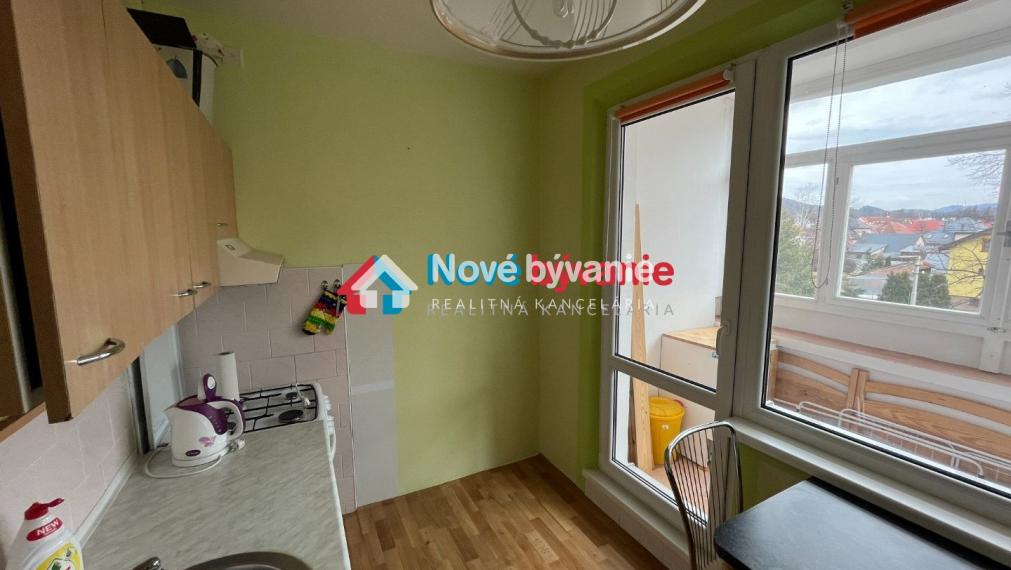 N027-111-SAHR   REZERVOVANÉ !!!! Slnečný 1 izbový byt s loggiou v Liptovskom Hrádku