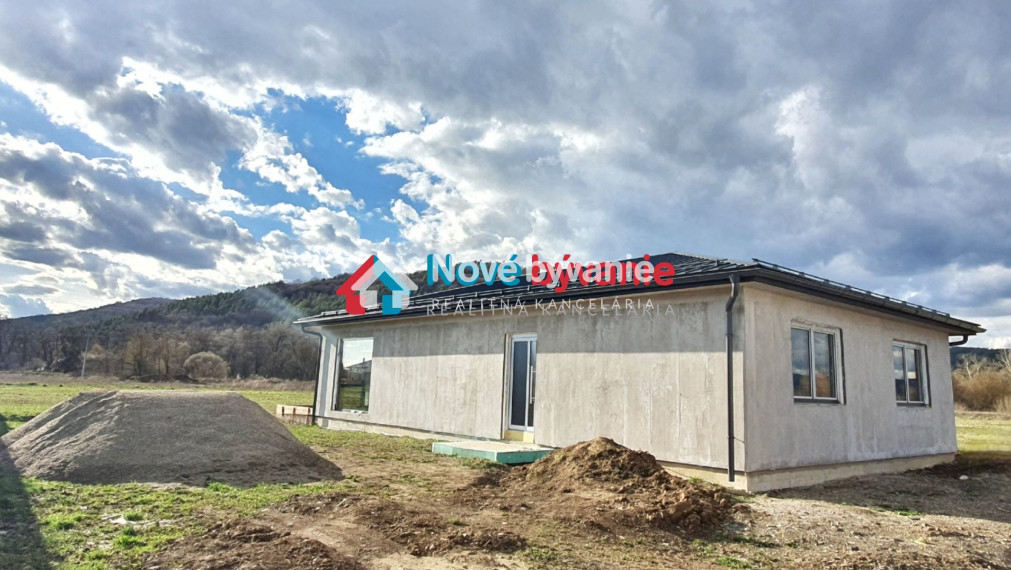 REZERVOVANÉ. Na predaj dom vo výstavbe v obci Lackovce (N120-12-JOHA3a)