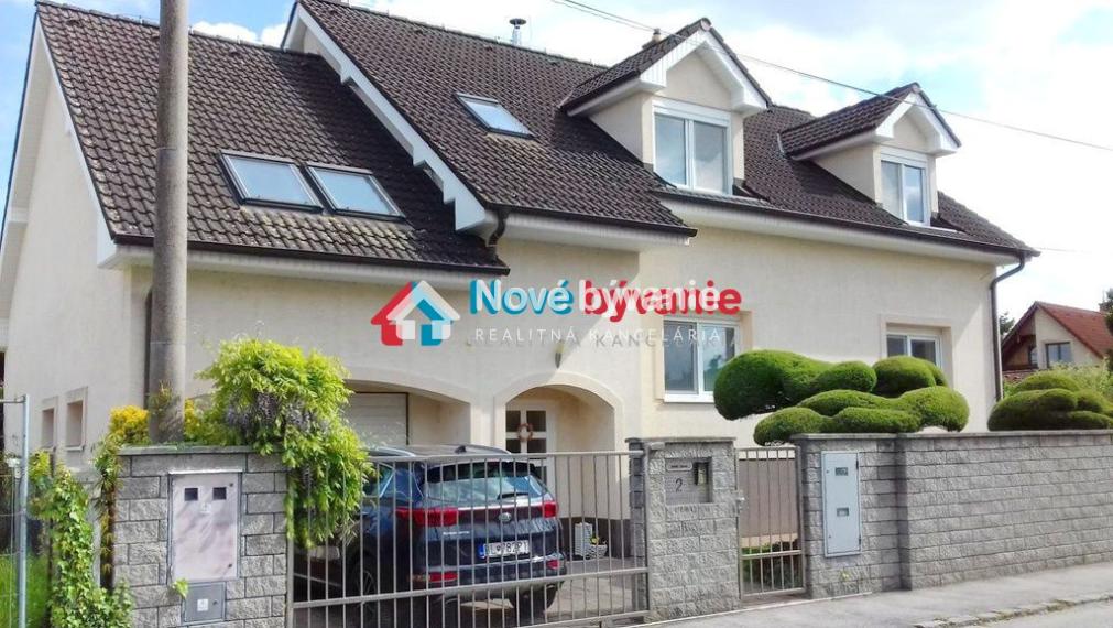 8 izbový rodinný dom – vhodný aj ako firemné sídlo, Bratislava - Vajnory