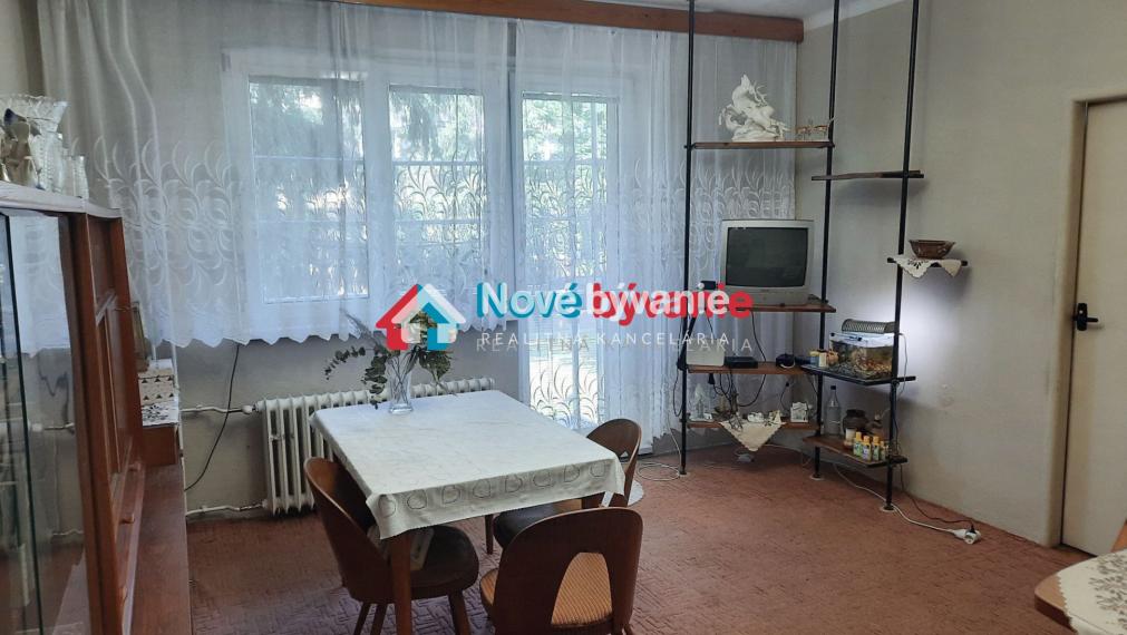 3-IZBOVÝ BYT S BALKÓNOM A GARÁŽOU V LUČENCI - NA PREDAJ