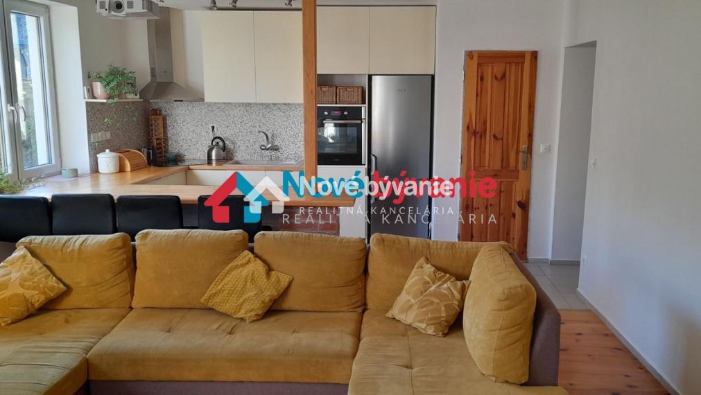 Exkluzívne na predaj rodinný dom - Oravce N235-12-ZULIE