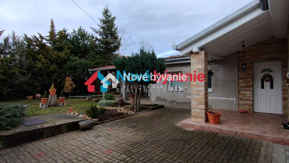 REZERVOVANÉ!/Predaj, 4 izbový rodinný dom - Želiezovce (N108-12-FRADE)