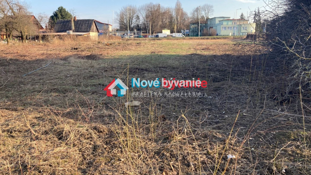 Pozemok na predaj v Michalovciach- vhodný na Airsoft, Paintball, Laser game, komunitne záhrady, odstavné plochy, festivaly a reklamy