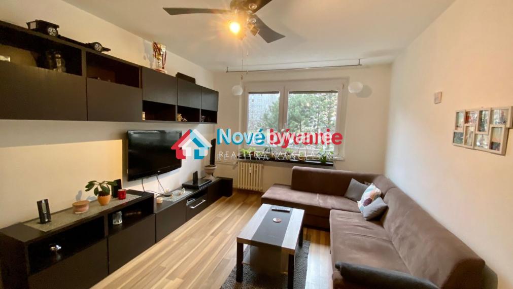 PREDAJ 2 izb. byt - kvalitná rekonštrukcia - komplet zariadený