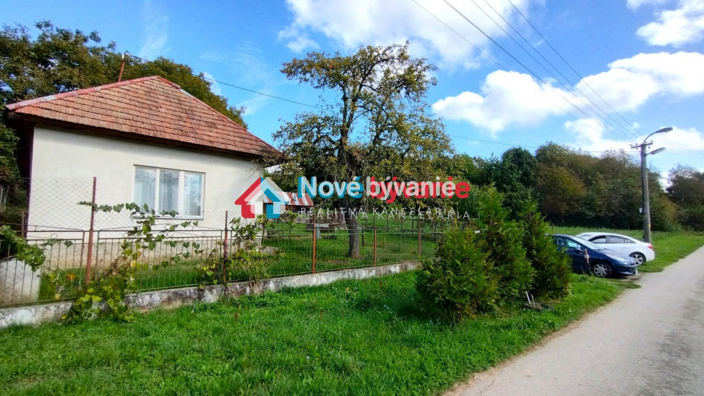 REZERVOVANÉ/Predaj, rodinný dom s lesíkom za pozemkom-Kolta(N145-12-FRADE)