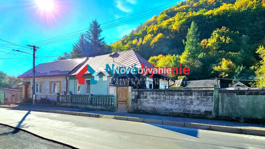 POZOR ZNÍŽENÁ CENA ZA  2x RODINNÝ DOM TISOVEC - EXKLUZÍVNE NA PREDAJ