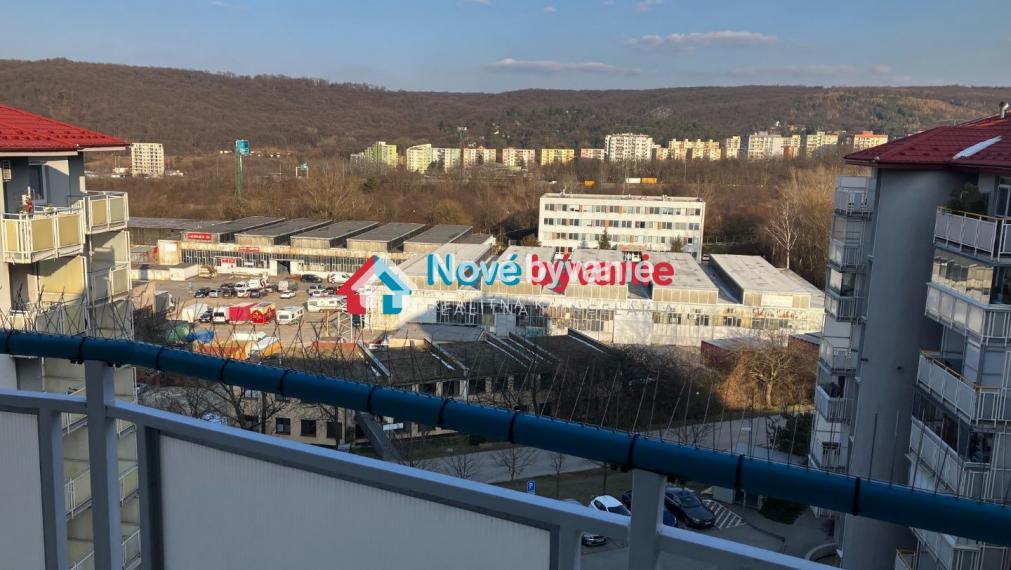 PREDAJ - 2 izbový zariadený byt s balkónom - Bratislava - Dúbravka - SUPER CENA (N004-112-MAUR)