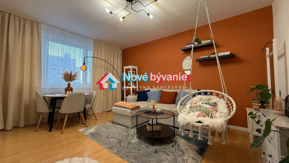 REZERVOVANÉ, krásny, zariadený dvojizbový byt-Levice