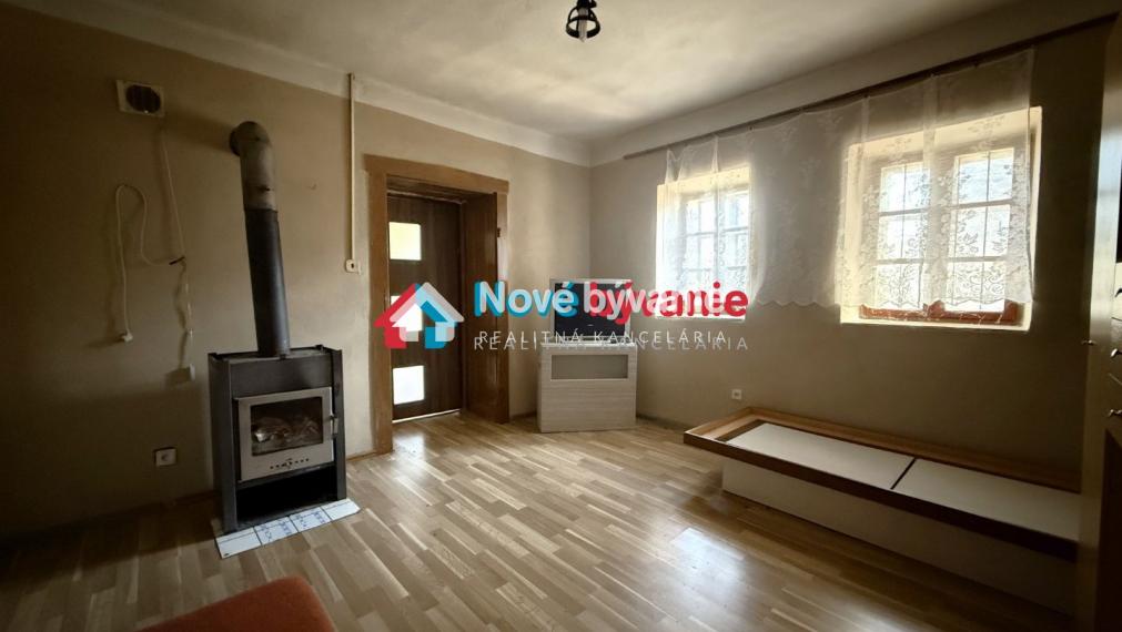 REZERVOVANÉ/Predaj chalupy na slnečnom pozemku-Svodín(N166-14-FRADE)