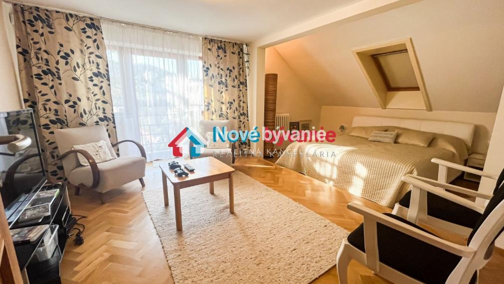 Kompletne zariadená 6-izbová rodinná vila, bazén, veľká záhrada - na prenájom (N007-22-MAUR)