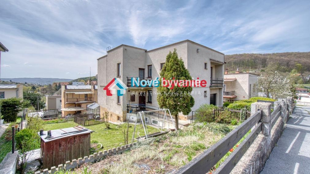 Veľkorysý rodinný dom, Šidlovec, Prešov (N002-12-MIDU3a)