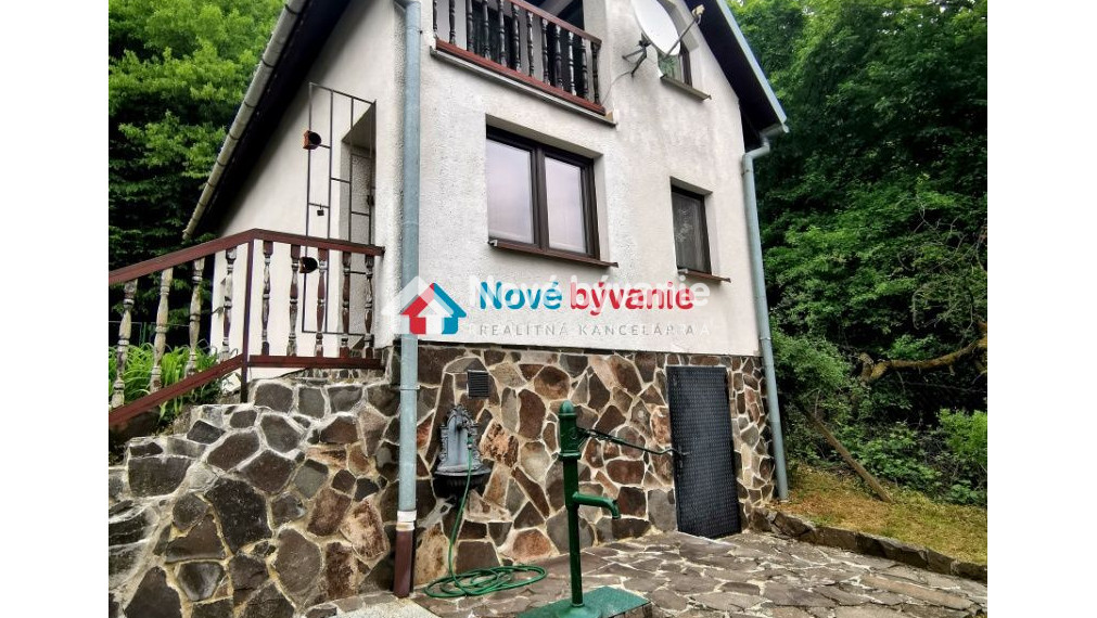 EXTRA ZNÍŽENÁ CENA - Romantická chata v Trnave pri Laborci