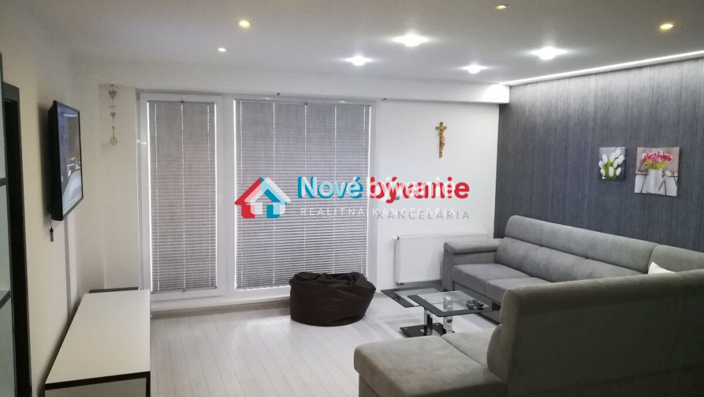 Nízko nákladový s parkovacim miestom moderný 2-izbový byt na Kubínskych terasách