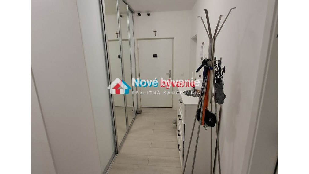 Predaj - 3 izbový byt  - terasa - Bratislava - Nové Mesto /N052-113-EMJUa