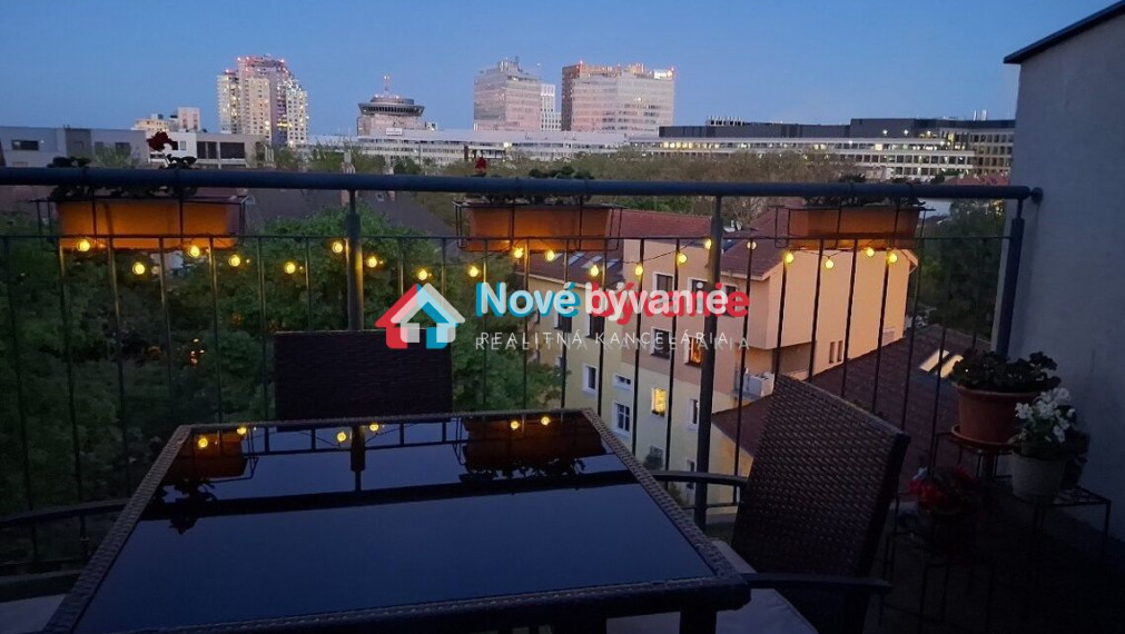 2 izbový mezonet s terasou po kompletnej rekonštrukcii - Bratislava - Ružinov