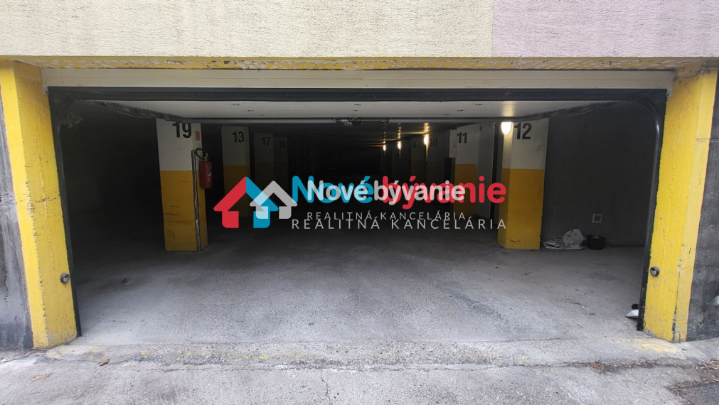 Predaj - garážové státie - Bratislava - Vrakuňa /PREDANÉ