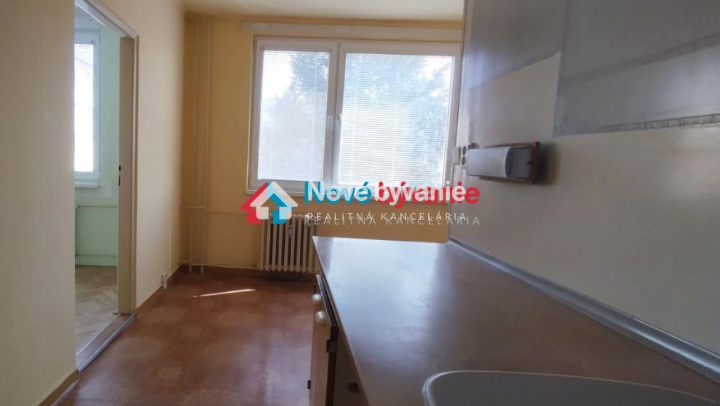 Predaj, 4 izbový byt - Levice (N039-114-MAHA)