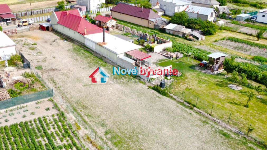 NA PREDAJ priestranný stavebný pozemok v Trebišove časť Milhostov