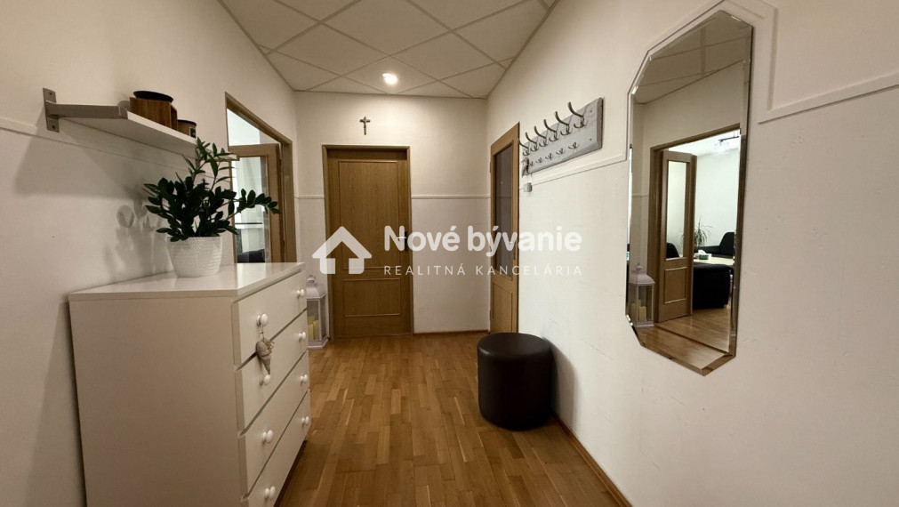 REZERVOVANÉ/Predaj, 4izbový byt s garážou,záhradou-Kolta