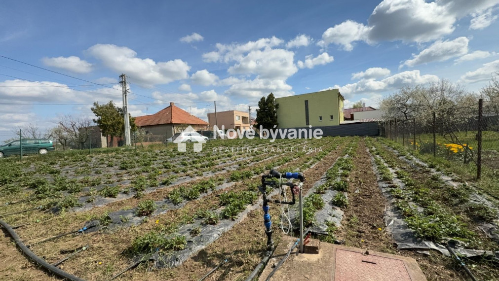 REZERVOVANÉ/Predaj,jedinečný pozemok-Želiezovce(N171-14-FRAD