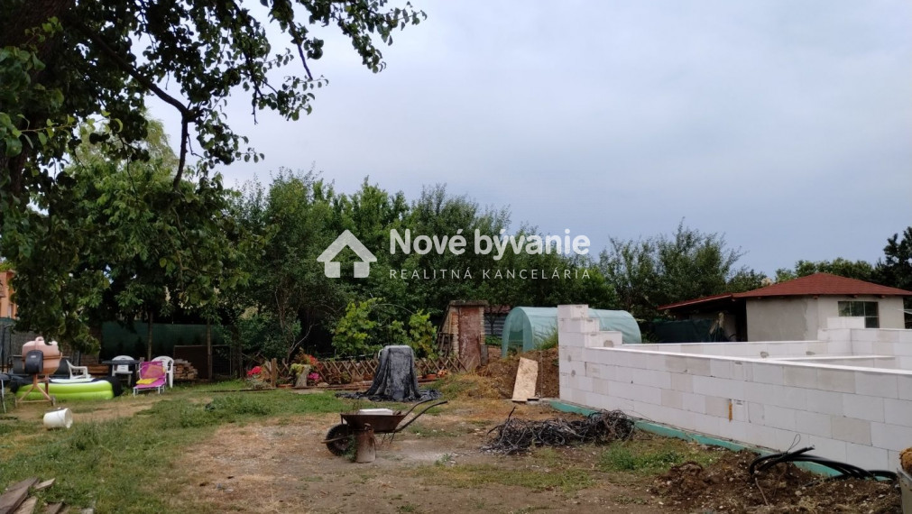 Predaj, oplotený pozemok s IS-Želiezovce(N172-14-FRAD)