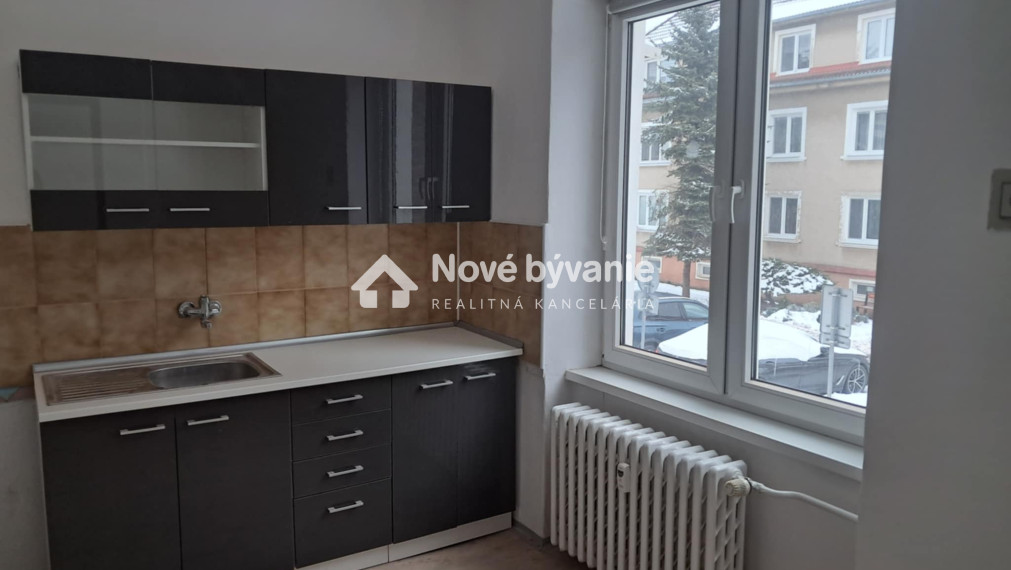 Predaj 2 izbového bytu v centre Vranova nad Topľou