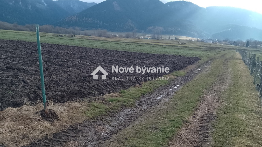 NOVÁ CENA: Pozemok 3888m², obec Ďurčiná, okr. Žilina