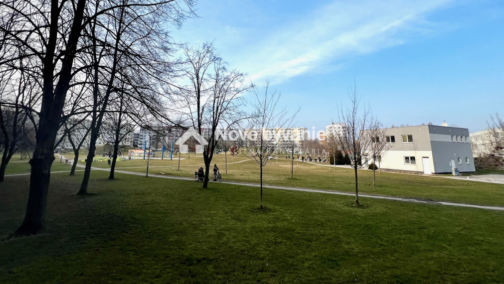 PRIPRAVUJEM NA PREDAJ prerobený 3izb.byt+LOGGIA Pod.Biskupice (N020-113-ANHO)