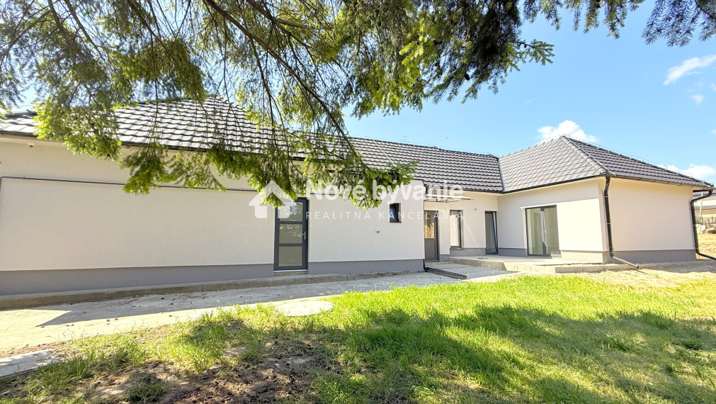 REZERVOVANÉ, rod. dom s dvojgarážou-Veľké Ludince