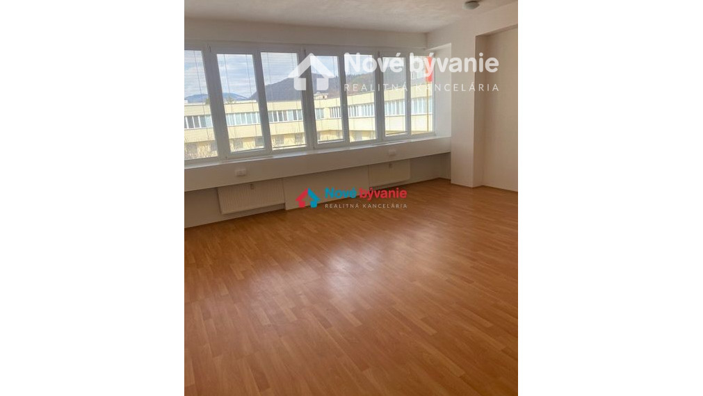 Na prenájom kancelária  Banská Bystrica 33,60 m2