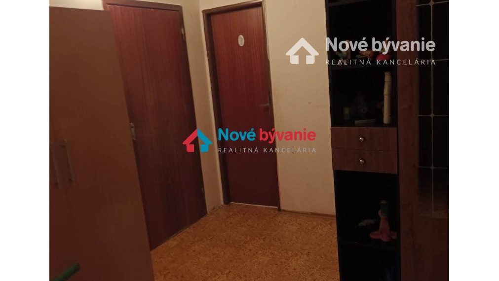 008-114- GAMA  Ponúkame na predaj zaujímavý veľkorysý 4- izbový byt v Trenčíne za rozumnú  cenu
