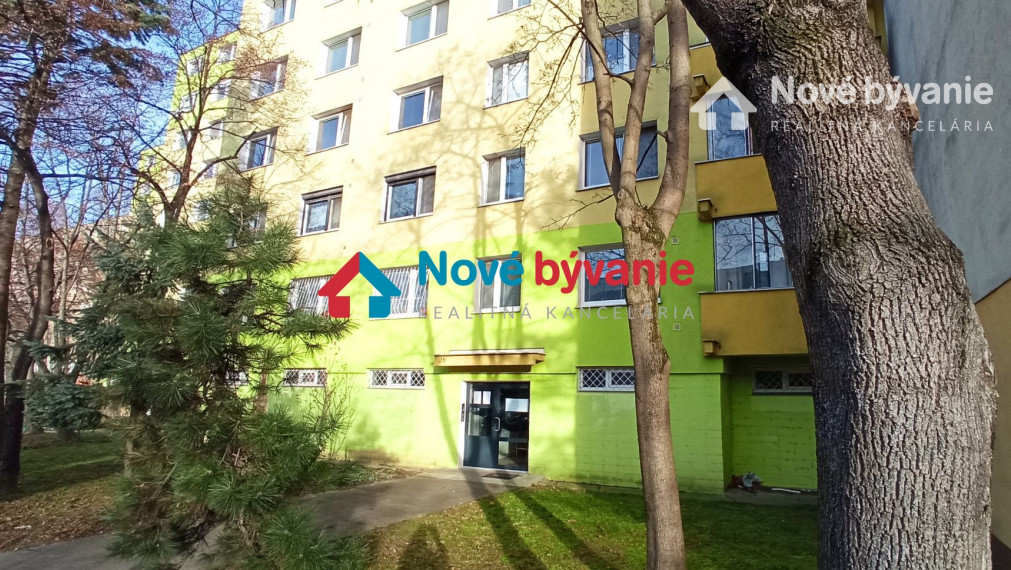 Nové bývanie - Na predaj 4 izbový byt v Dubravke v príjemnom prostredí