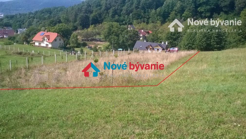 N036-14-GAMA  Ponúkame na predaj pozemok v Púchove časť Záskalie v prekrásnom prostredí .