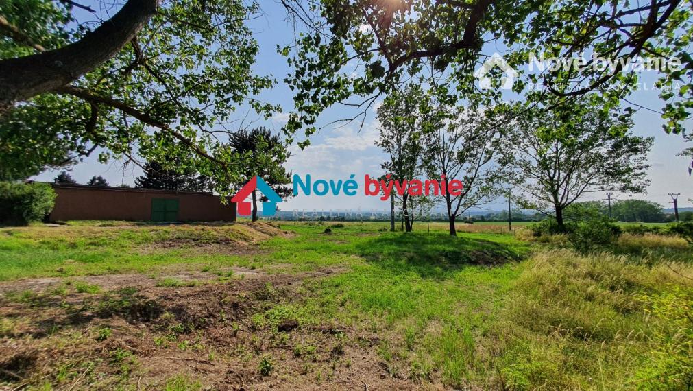 Na predaj pozemok na Zemplínskej Šírave (N028-14-ZDHA3)