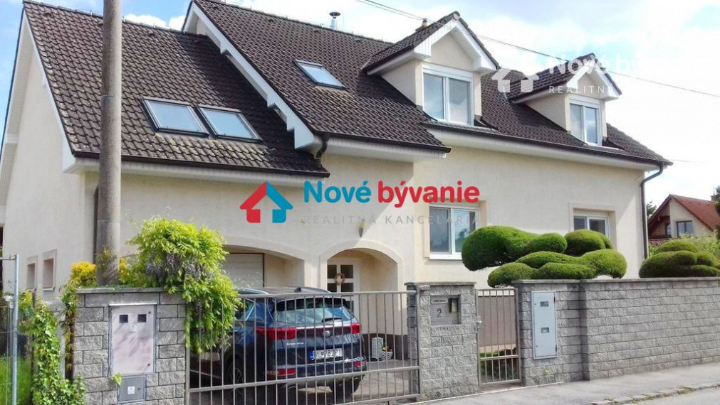 8 izbový rodinný dom – vhodný aj ako firemné sídlo, Bratislava - Vajnory
