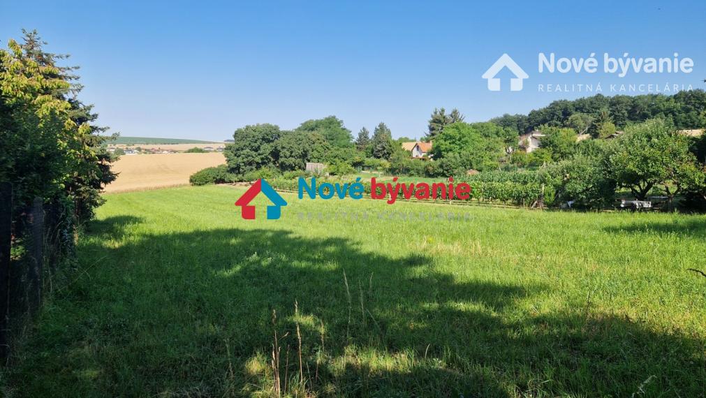 Predáme pekný pozemok 16árov Malý Lapáš s ľahkou dostupnosťou z Nitry (N011-14-BP)