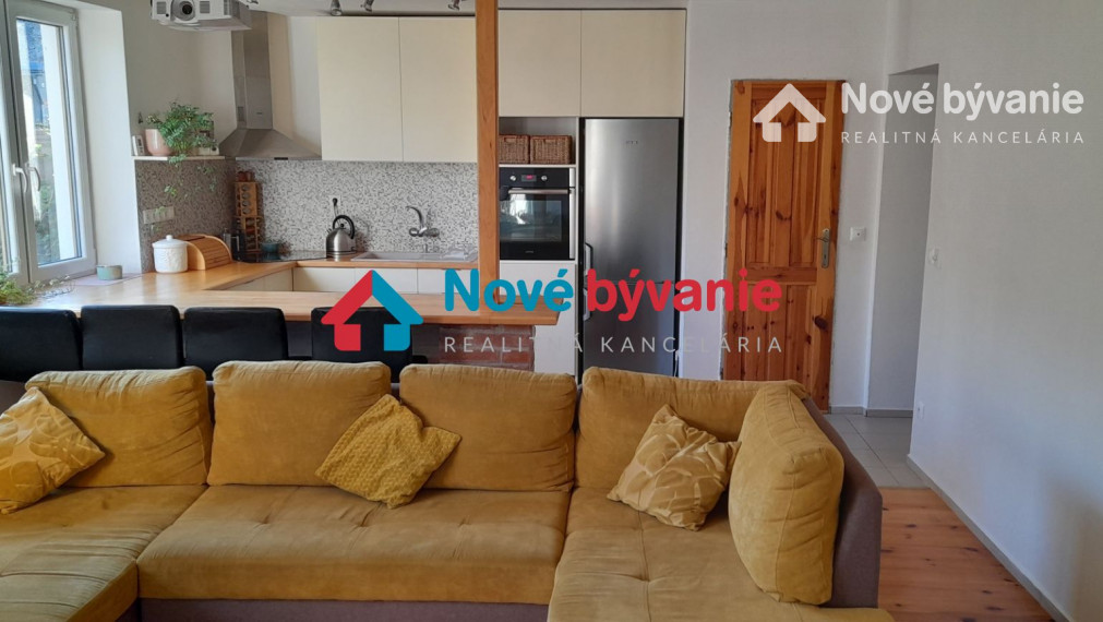 Exkluzívne na predaj rodinný dom - Oravce N235-12-ZULIE