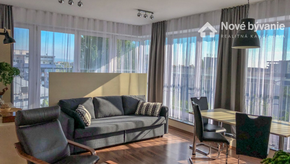 PREDAJ - jedinečný 2 izbový mezonet s rukopisom architekta