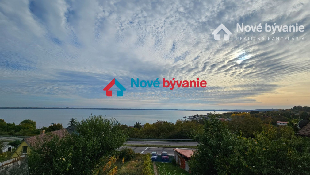 REZERVOVANÉ. EXKLUZÍVNE na PREDAJ štýlová chata, Zemplínska šírava (N226-13-MIM)