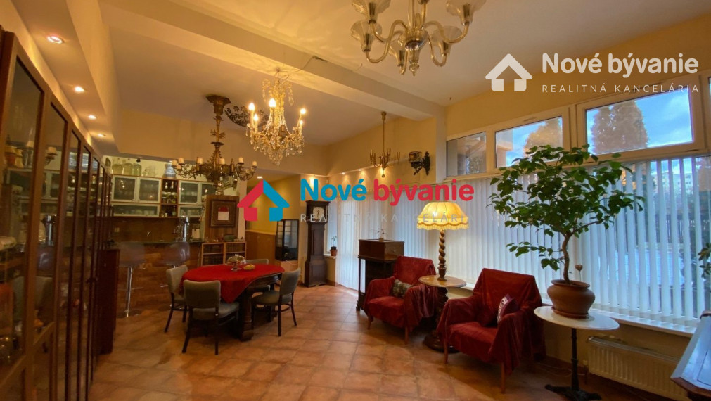 PREDAJ veľký 3 izb. apartmán, VYSOKÉ STROPY, VEĽKÉ OKNÁ, PARKOVANIE vo DVORE (N039-113-OTKAa)