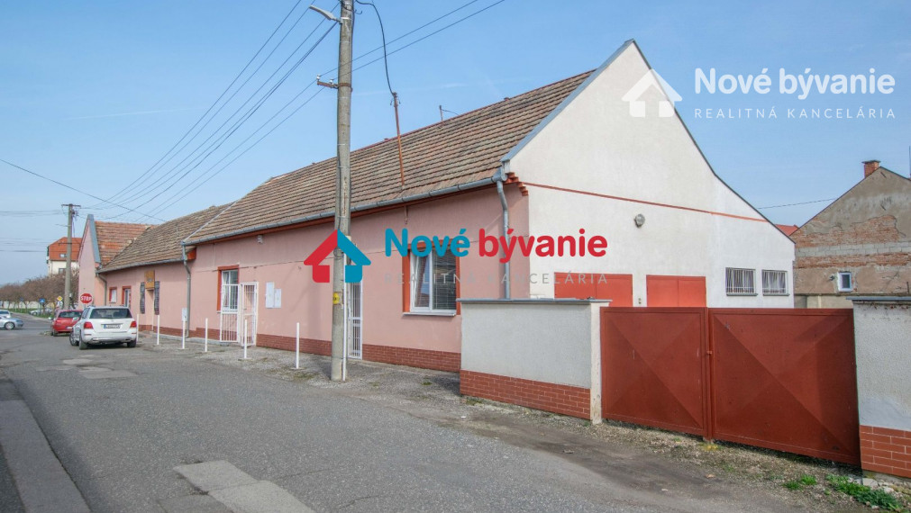 Prenájom/Predaj, veľká obchodná budova, centrum - Želiezovce(N118-15-FRADE)
